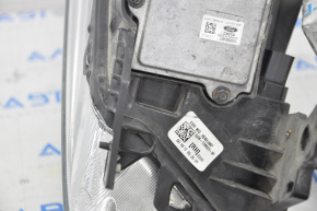 Фара передняя правая в сборе Ford Escape MK3 17-19 рест галоген+led, светлая