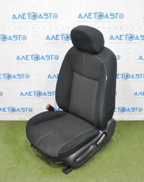Водительское сидение Nissan Sentra 13-19 без airbag, механич, тряпка черн