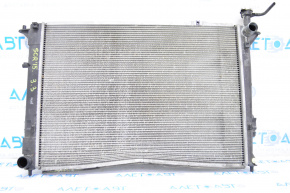 Радиатор охлаждения вода Kia Sorento 14-15 3.3 примят