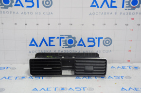 Дефлектор повітроводу передньої панелі центральний VW Passat b8 16-19 USA чорний, під годинник