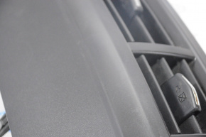 Воздуховод центральный Toyota Prius V 12-17 черн, царапины