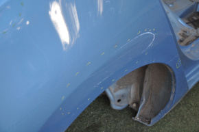 Чверть крило ззаду права Nissan Leaf 13-17 блакитна, з центральною стійкою, прим'ята, тички