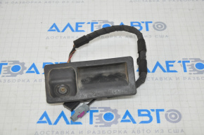 Камера заднего вида с ручкой и кнопкой открывания багажника VW Passat b8 16-19 USA сломаны защелки