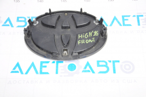 Эмблема решетки радиатора grill Toyota Highlander 14-16 потерта