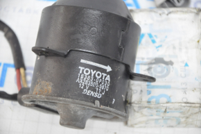 Мотор вентилятора охлаждения правый Toyota Camry v40 3.5