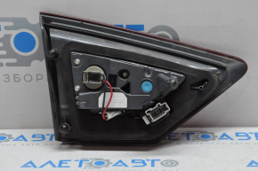 Ліхтар внутрішній кришка багажника правий Ford Fusion mk5 13-16 потертість на пластику