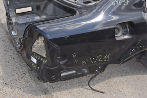 Четверть крыло задняя правая Mercedes W211 черная