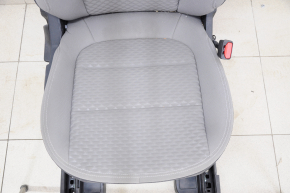 Пассажирское сидение Ford Escape MK4 20- без airbag, механич, с подогревом, тряпка сер