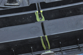 Решетка радиатора grill Hyundai Sonata 15-17 SE, сломано крепление, трещины