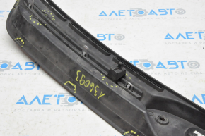 Решетка радиатора grill Ford Escape MK3 13-16 дорест без эмблемы хром полоска, сломаны креп