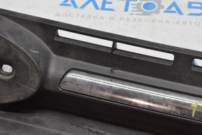 Решітка радіатора grill Ford Escape MK3 13-16 дорест без емблеми хром треснута зламані креп