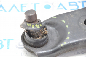 Рычаг нижний передний правый Mazda3 2.3 03-08 порван пыльник