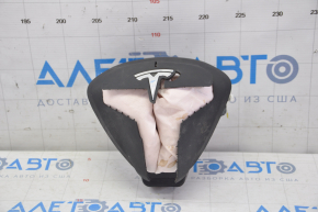 Подушка безопасности airbag в руль водительская Tesla Model S 12-20 стрельнувшая, заломаны фишки