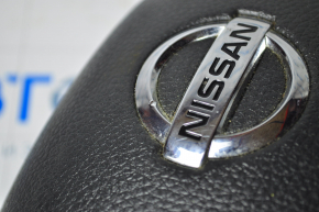 Подушка безопасности airbag в руль водительская Nissan Rogue 14-16 черн вмятика на хроме