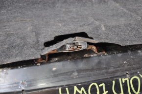 Крышка багажника Lincoln Town Car 98-11 в сборе черный тычки, ржавчина на замке, облез хром, наломы обшивки