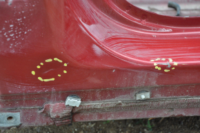 Четверть передняя левая Chevrolet Volt 11-15 красная на кузове, тычки