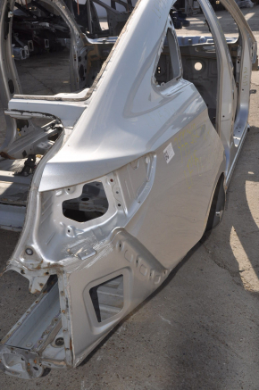 Четверть крыло задняя правая Hyundai Sonata 15-17 серебро на кузове, тычки, примята