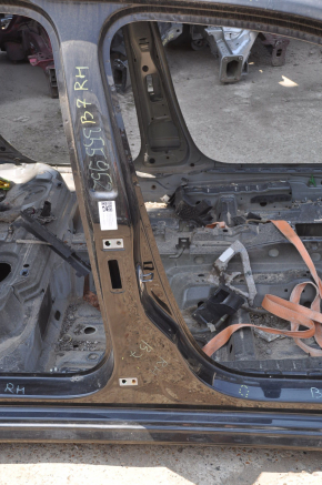 Стойка кузова центральная правая VW Passat b7 12-15 USA на кузове, тычки