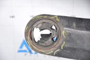 Цапфа задняя правая Mazda CX-7 06-09 с рычагом, порван сайлент