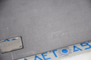 Обшивка двери багажника нижняя Dodge Journey 11- черная, без заглушки, царапины