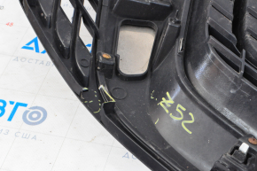 Грати радіатора grill зі значком Nissan Murano z52 15-18 дорест тички, подряпини, відсутні фрагменти
