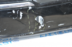 Бампер задний голый Lincoln Town Car 98-11 черный примят, надрывы креплений, нет правого молдинга