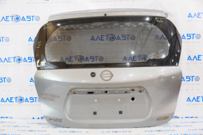 Дверь багажника голая со стеклом Nissan Versa Note 13-19 графит K36, вмятина