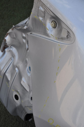 Четверть крыло задняя правая Lexus CT200h 11-17 серебро, замята