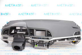 Торпедо передня панель без AIRBAG Hyundai Elantra AD 17-18 дорест черн із сірими вставками поліз хром