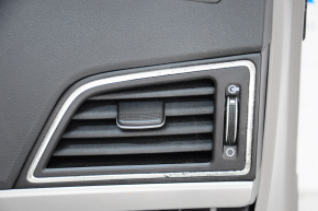 Торпедо передня панель без AIRBAG Hyundai Elantra AD 17-18 дорест черн із сірими вставками поліз хром
