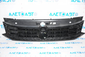 Решетка радиатора grill со значком VW Passat b8 16-19 USA под радар круиз
