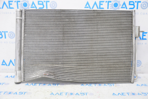 Радиатор кондиционера конденсер Chevrolet Volt 11-15 прижат снизу