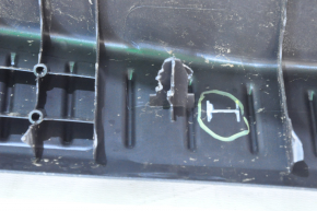 Накладка проема багажника Ford Focus mk3 11-18 5d царапины, слом креп, без заглушек