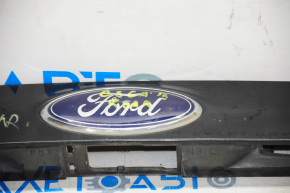 Молдинг двери багажника верх с эмблемой Ford Escape MK3 13-16 дорест без камеры дефект эмблемы