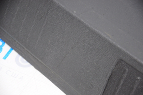Накладка проема багажника Chevrolet Volt 11-15 черная, царапины