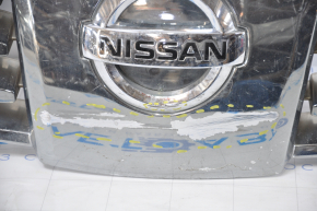 Решетка радиатора grill Nissan Maxima 04-06 облез хром, сломаны 2 нижних крепления, царапины