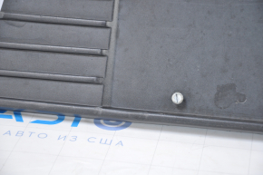 Решетка переднего бампера центр Ford Focus mk3 11-14 дорест мат примят, надломы креплений, надрывы