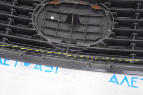 Решетка радиатора grill Lexus ES300h ES350 13-15 дорест, с эмблемой, трещина в креплении