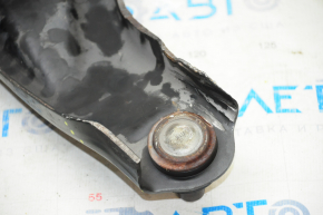 Рычаг нижний передний правый Nissan Leaf 11-17 порван сайлент, примят