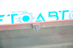 Порог левый Toyota Prius 30 10-15 красный, трещина в креплении