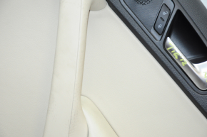 Обшивка двери карточка задняя правая VW Tiguan 09-17 беж с беж вставкой кожа, подлокотник кожа, царапины