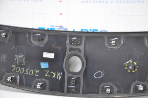 Накладка крышки багажника верхняя Lincoln MKZ 13-20 сломаны крепления