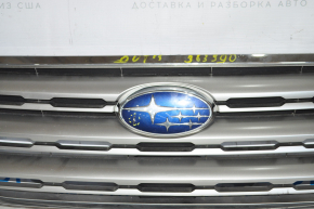 Решітка радіатора grill Subaru Outback 15-17 з емблемою, пісок, скол