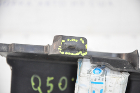 Дефлектор радіатора лев Infiniti Q50 14-18 3.7, 3.5 зламане кріплення, надлом