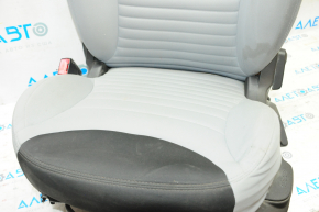 Водійське сидіння Fiat 500L 14- без airbag, механіч, ганчірка сер з чорними вставками