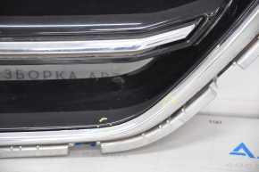 Решетка радиатора grill Ford Escape MK3 17-19 рест, черн с хромом, царапина, сколы на хроме