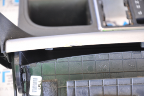 Накладка на центральную консоль подстаканник Hyundai Sonata 15-17 серая, грязная, тычка
