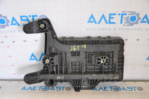 Поддон АКБ VW Jetta 11-18 USA, сломаны направляйки
