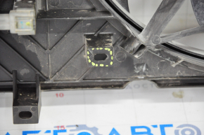 Дифузор кожух радіатора в зборі Nissan Rogue 14-20 надламане кріплення