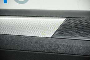 Обшивка двери карточка задняя левая VW Jetta 11-18 USA черн с черн вставкой пластик, подлокотник кожа, молдинг серый глянец тип 1, царапина